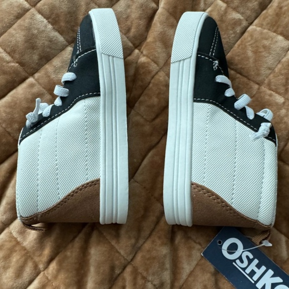OSH KOSH high tops/ unisex but listed under boys- super cute and neutral 🖤🤍🤎